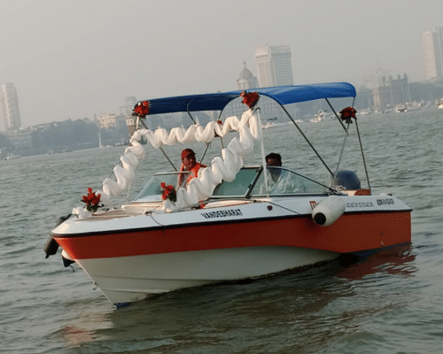 Speed boat in Mumbai for fast and exciting sea rides