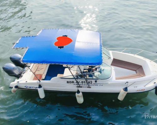 Speed boat in Mumbai for thrilling water adventures and quick travel